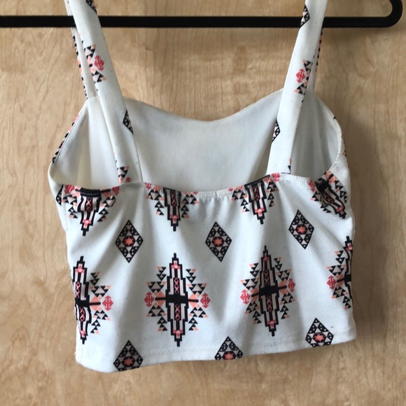 Aztec crop, with cut outs on the side - Picture 2 of 4